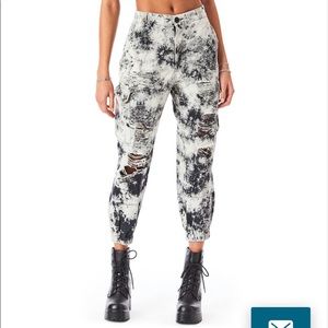 LF BLEACH DYE CARGO PANT NWT